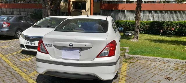 VENDO AUTO NISSAN VERSA 2019