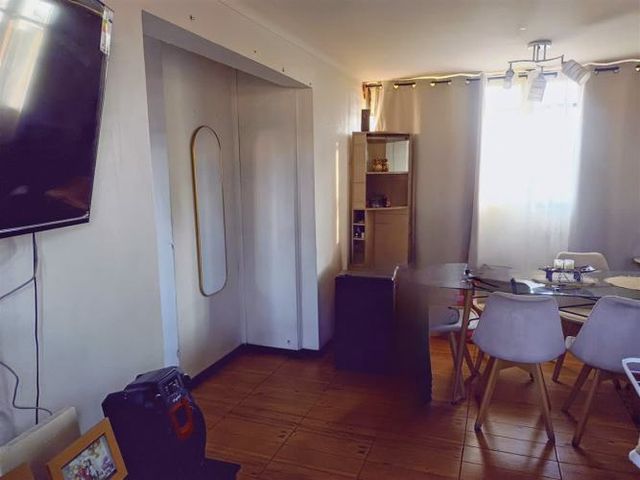 DEPARTAMENTO Amplio depto 3D/1B en Estación Central&#65279;, con terraza y living comedor, a pasos de 5 de Abril&#65279;.