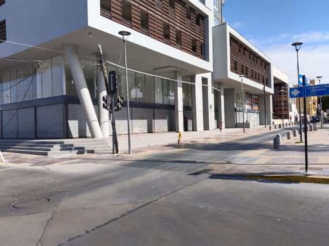 LOCAL COMERCIAL EDIFICIO HA / ESQUINA BANCO CHILE