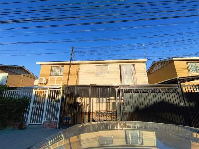 CASA Sector Casas de Tocornal III, cercano a Av. Acceso Sur, con excelente conectividad hacia servicios, comercio y locomoción