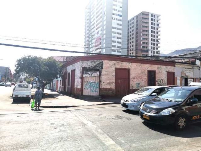 SE VENDE CASA ESQUINA GRANDE SECTOR CENTRO