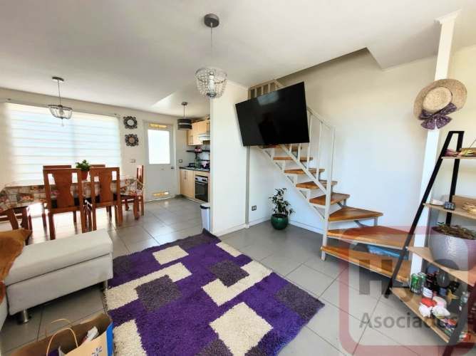 hermosa casa de 3D camino al cajon del maipo