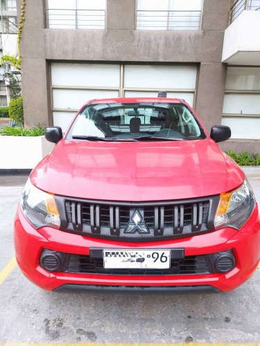 Mitsubishi L200 KATANA D CAB CRM 4X4 2.4 año 2019