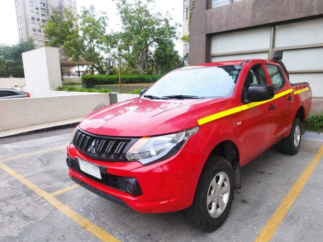 Mitsubishi L200 KATANA D CAB CRM 4X4 2.4 año 2019