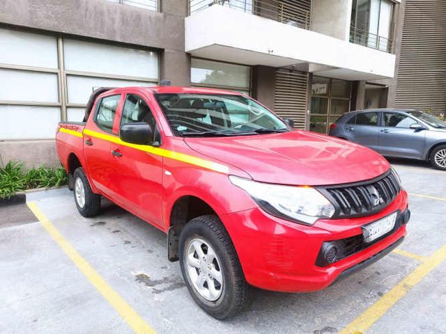 Mitsubishi L200 KATANA D CAB CRM 4X4 2.4 año 2019