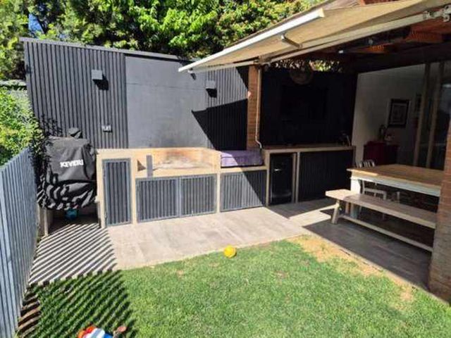 Casa en arriendo c/ estacionamiento en Los Trapenses