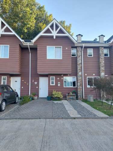 Venta de Town House en Condominio Silos de Collico