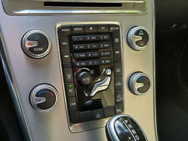 VOLVO XC60 LIMITED D5 AWD 2017 DIESEL