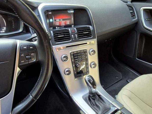 VOLVO XC60 LIMITED D5 AWD 2017 DIESEL