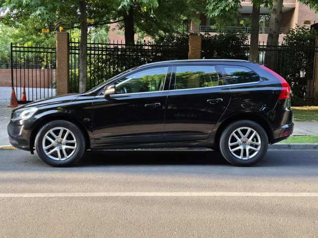 VOLVO XC60 LIMITED D5 AWD 2017 DIESEL