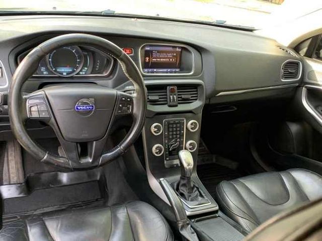Volvo v40 DIÉSEL 2.0 AUT
