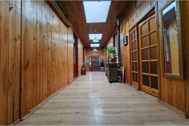 Amplia casa con oportunidad de inversión