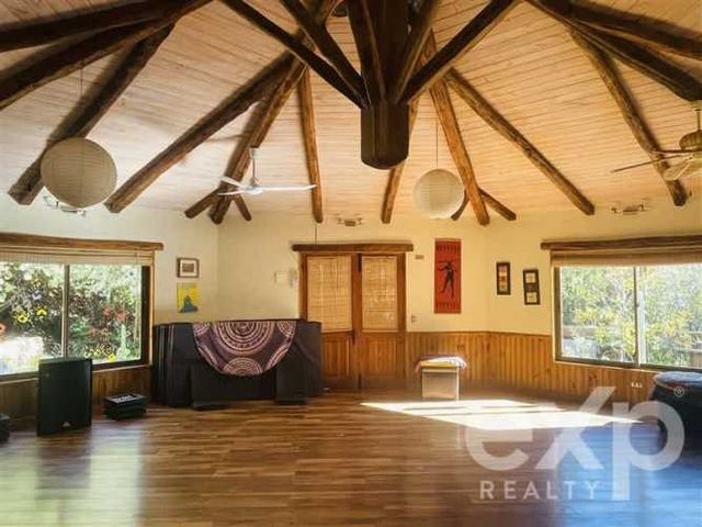 LOCAL COMERCIAL Camino Huallalolén / Camino El Cajón