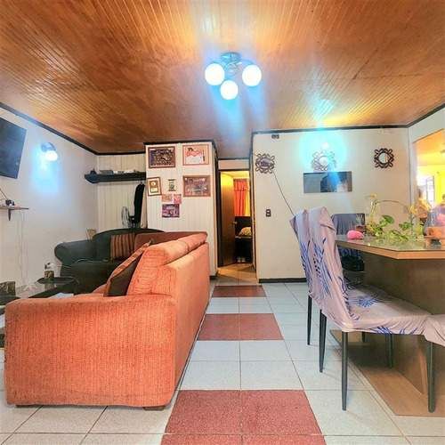 Casa CASA EN VENTA DE 3H, 2B, 2ESTC + BOG EN PUENTE ALTO AV.