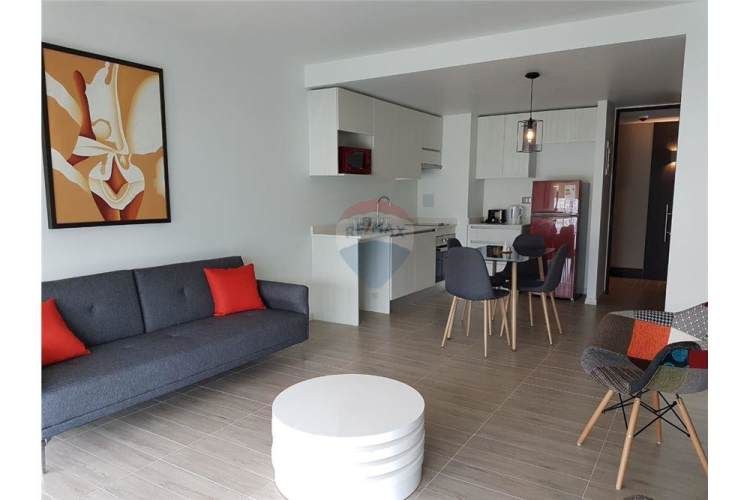 Departamento amoblado en exclusivo edificio