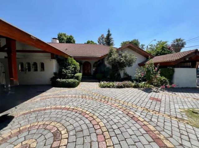 Casa ESPECTACULAR PROPIEDAD / 23 DE FEBRERO / LA REINA