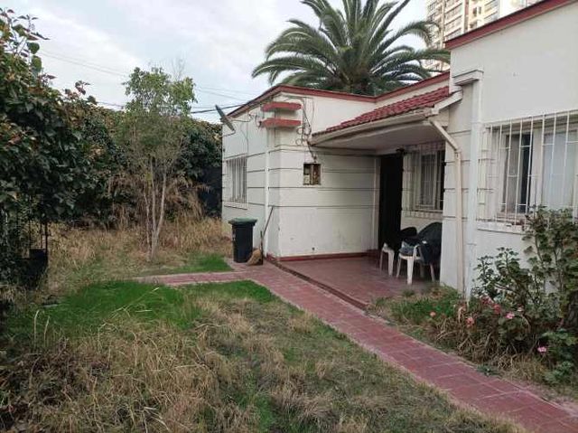 Casa con Terreno 1055 m2. Metro Lo Vial (132085)