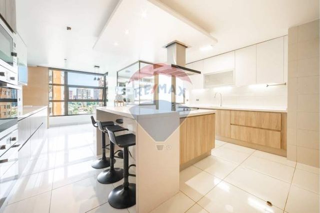 Hermanos cabot - a pasos parque juan pablo ii