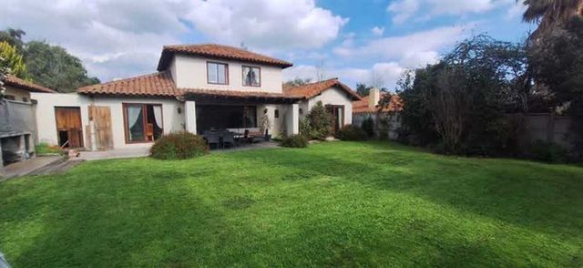 CASA PIEDRA ROJA - CHICUREO