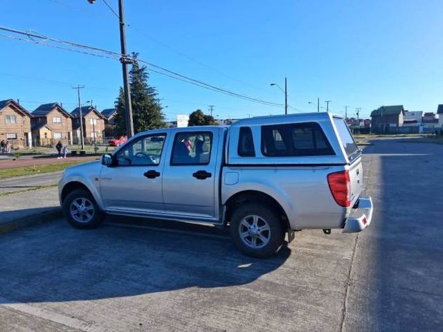 Camioneta Vendo solo  3900 km