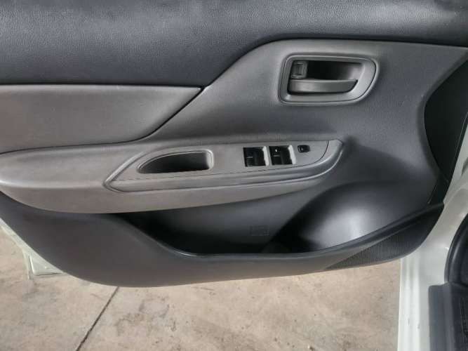 Mitsubishi L200 4x2