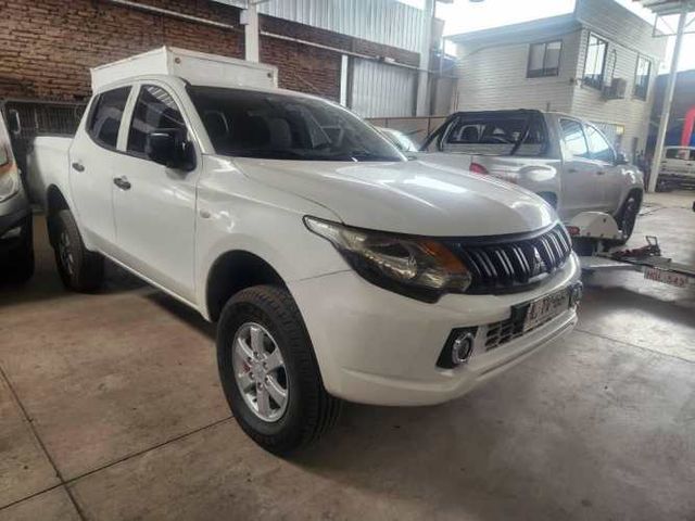 Mitsubishi L200 4x2
