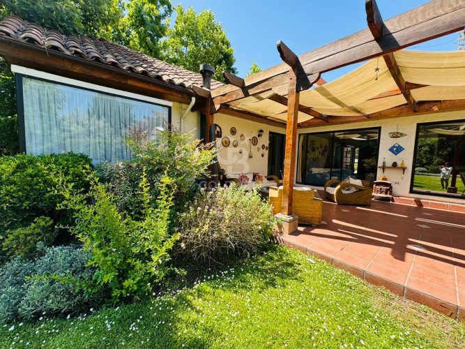 Casa estilo Chilena | Paneles Solares | Liray Chicureo