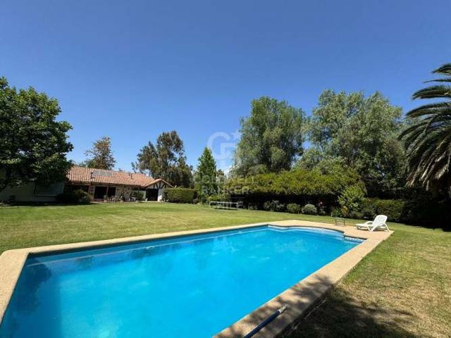 Casa estilo Chilena | Paneles Solares | Liray Chicureo