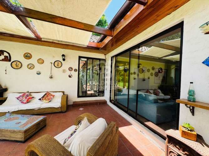 Casa estilo Chilena | Paneles Solares | Liray Chicureo