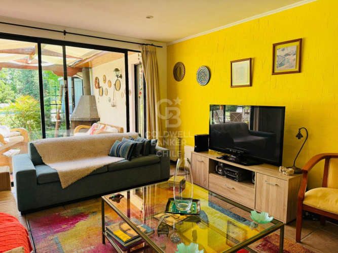 Casa estilo Chilena | Paneles Solares | Liray Chicureo