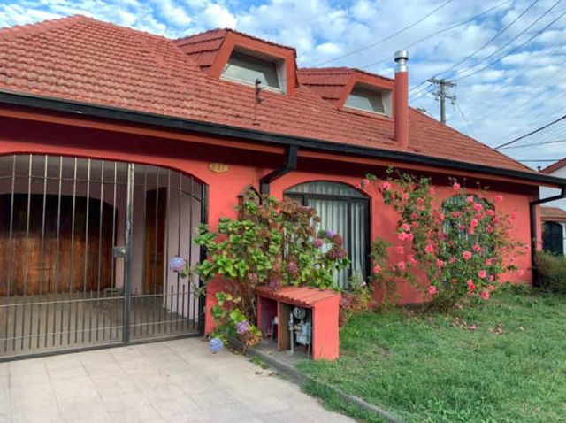 SE ARRIENDA CASA 4D2B CERCA DE COLEGIO SS.CC. HUAL