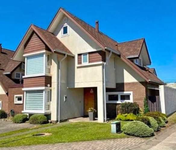 ARRIENDO HERMOSA CASA EN COND SECTOR PONIENTE (132196)