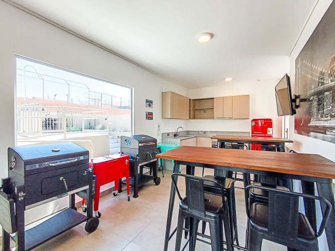 Sta. Amalia 317 (1 Est ) [2946-4]