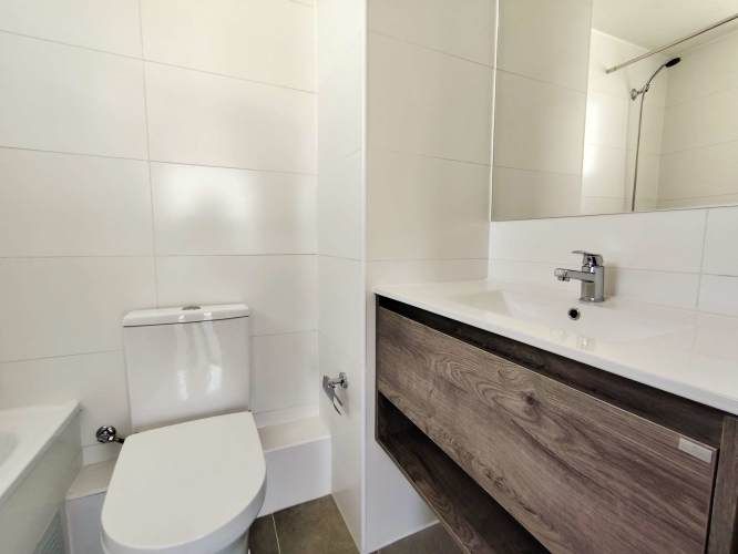 Sta. Amalia 317 (1 Est ) [2946-4]