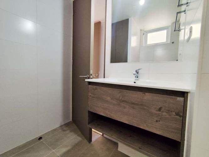 Sta. Amalia 317 (1 Est ) [2946-4]