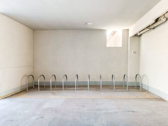 Sta. Amalia 317 (1 Est ) [2946-4]