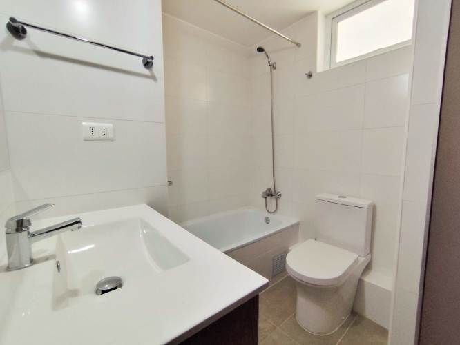 Sta. Amalia 317 (1 Est ) [2946-4]