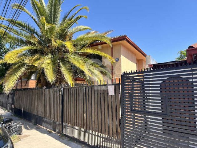 Casa remodelada en excelente ubicación en La Florida