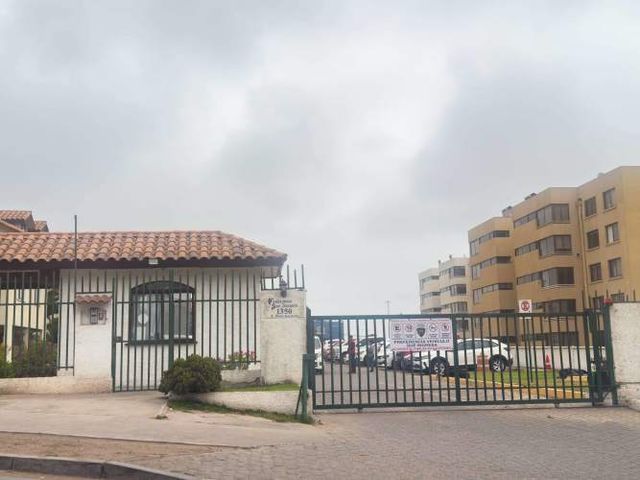 Casa en condominio, sector San Joaquín (132210)