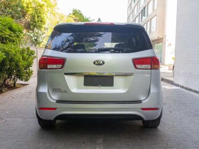 Kia Grand Carnival Ex 3.3 2015