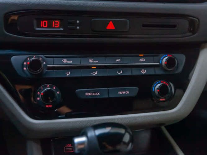 Kia Grand Carnival Ex 3.3 2015