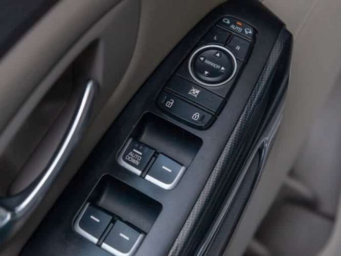 Kia Grand Carnival Ex 3.3 2015