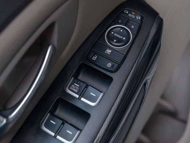 Kia Grand Carnival Ex 3.3 2015