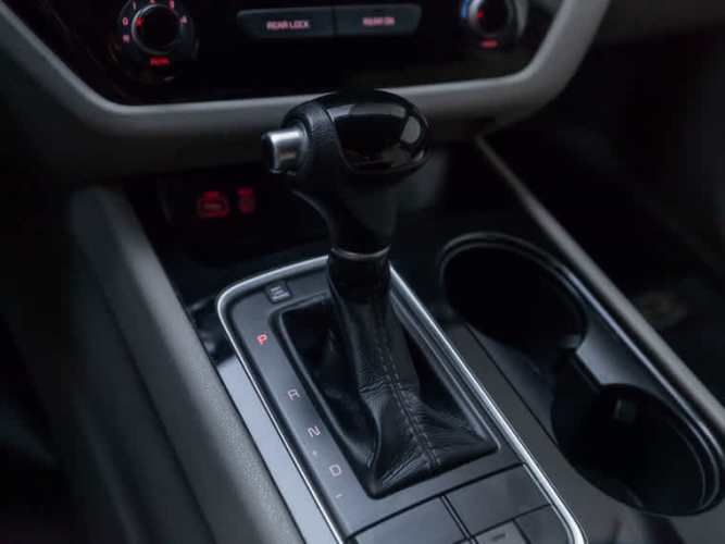 Kia Grand Carnival Ex 3.3 2015