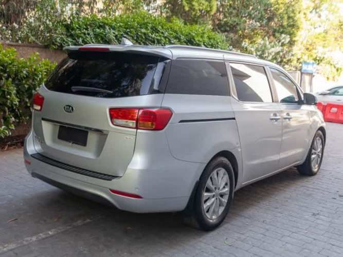 Kia Grand Carnival Ex 3.3 2015