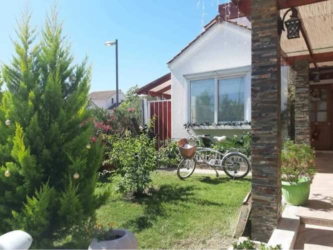 AMR PROPIEDADES VENDE CASA AISLADA /COND. LAS TERRAZAS 3D3B