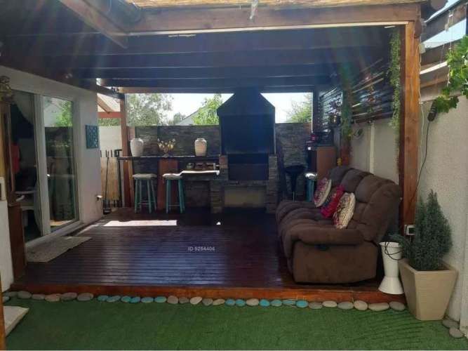 AMR PROPIEDADES VENDE CASA AISLADA /COND. LAS TERRAZAS 3D3B