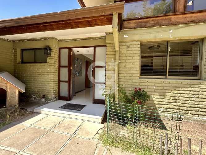 Sitio con casa en Vitacura, Lo curro