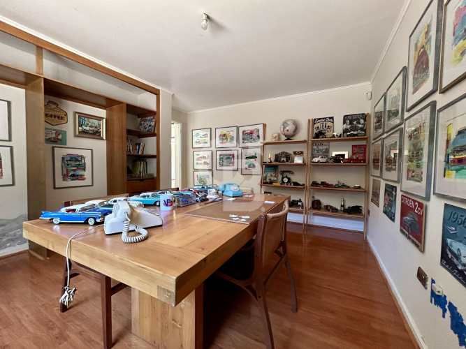 Sitio con casa en Vitacura, Lo curro