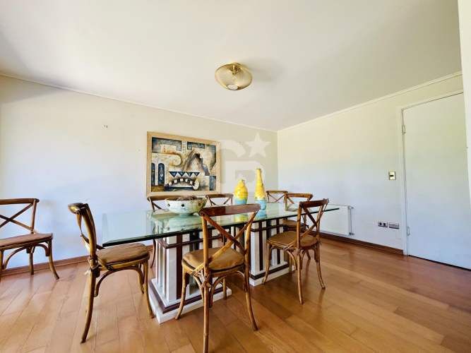 Sitio con casa en Vitacura, Lo curro